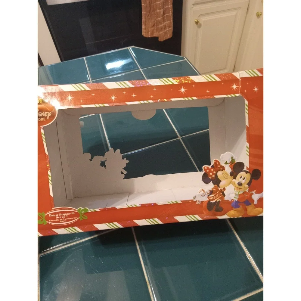 RARE‎ DISNEY STORE DATED 2010 MICKEY & MINNIE SNOW GLOBE ORNAMENT SET OF 2 Glass